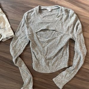 Garage barely worn speckled grey open long sleeve cropped sweater size small-med